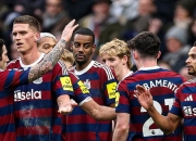 ac米兰体育官网-欧洲豪门对决，足球赛场上演壮举