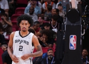 ac米兰体育官网-包含独行侠客场不敌马刺，唐西奇全面表现遗憾失败的词条