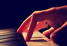 米兰体育官网-基米希头槌定乾坤！拜仁补时绝杀改写德甲争冠版图