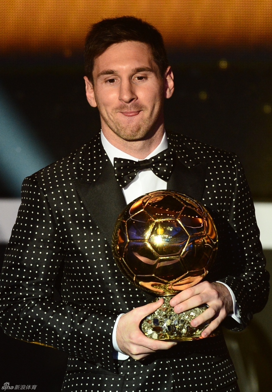 梅西荣膺金球奖,实至名归备受赞誉 梅西荣膺金球奖,实至名归备受赞誉