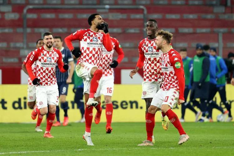 门兴影响！西汉姆联冲刺领头羊