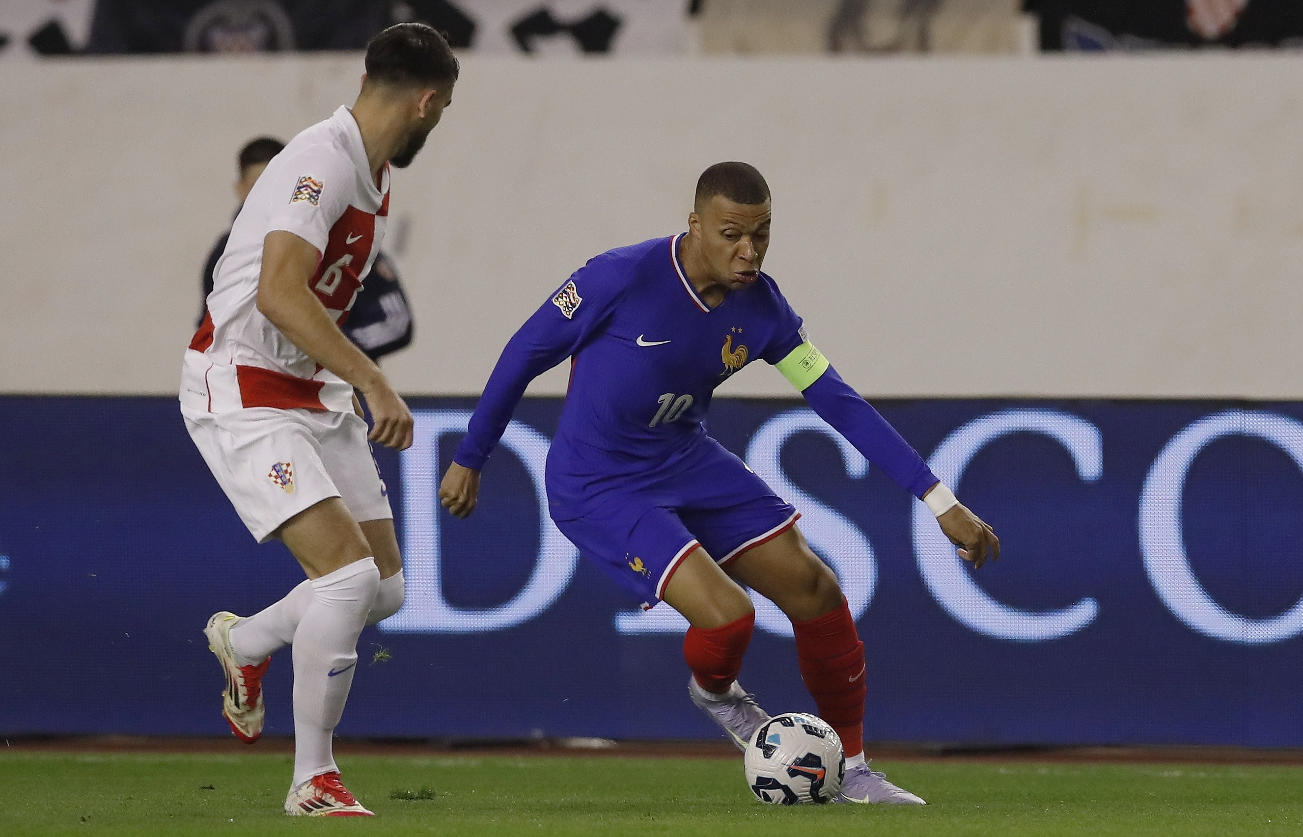 荷兰主场击败克罗地亚晋级较劲