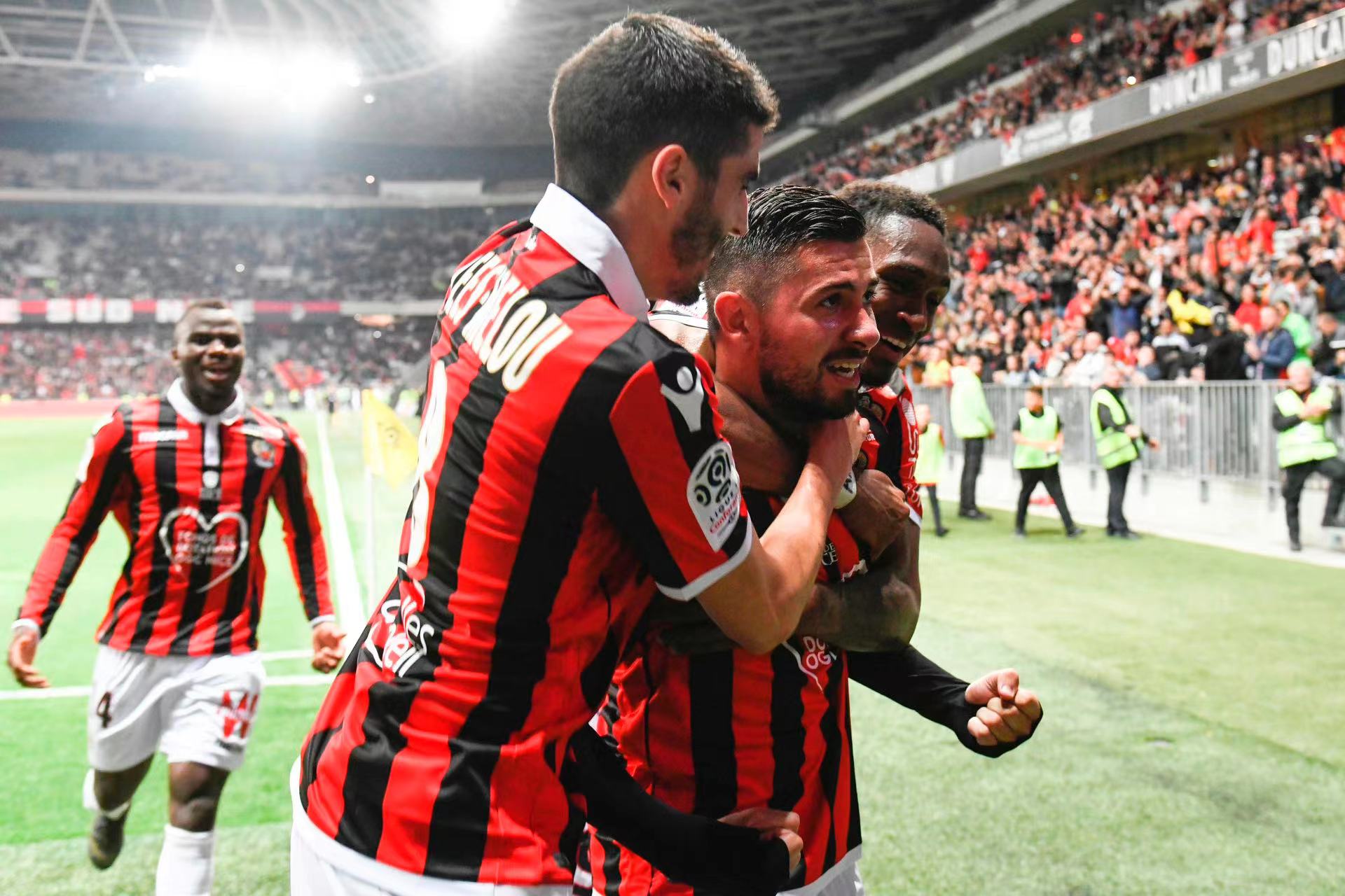 梅斯主场击败南特,实现反弹 梅斯主场击败南特,实现反弹