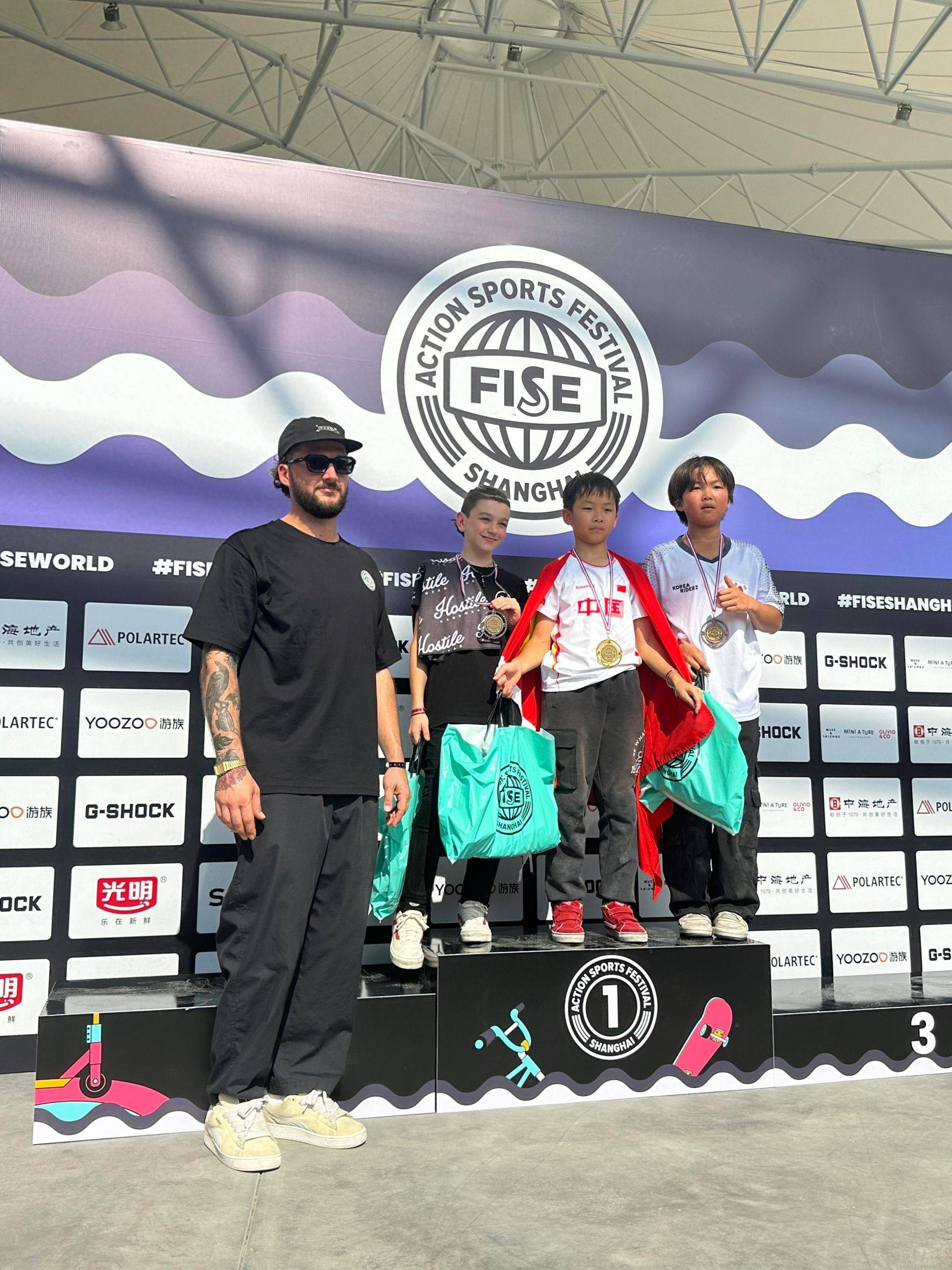 包含小轮车比赛速度惊人!奇迹发生夺得冠军的词条 包含小轮车比赛速度惊人!奇迹发生夺得冠军的词条