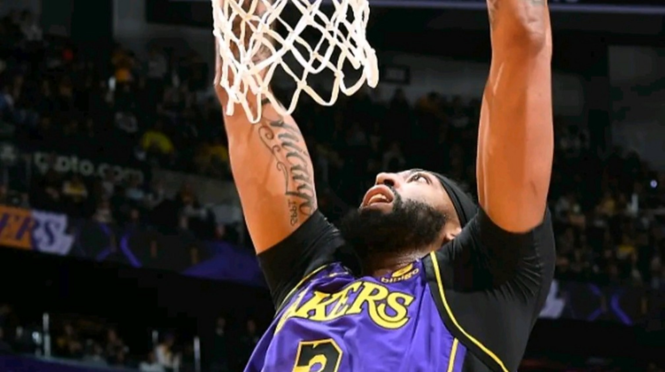 湖人胜掘金，浓眉发威拿下胜利的简单介绍