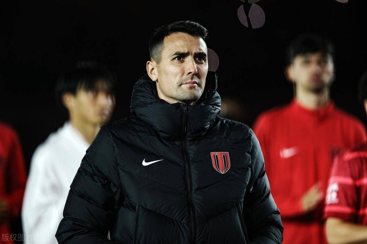 大连阿尔滨主场失利,球队面临困境 大连阿尔滨主场失利,球队面临困境