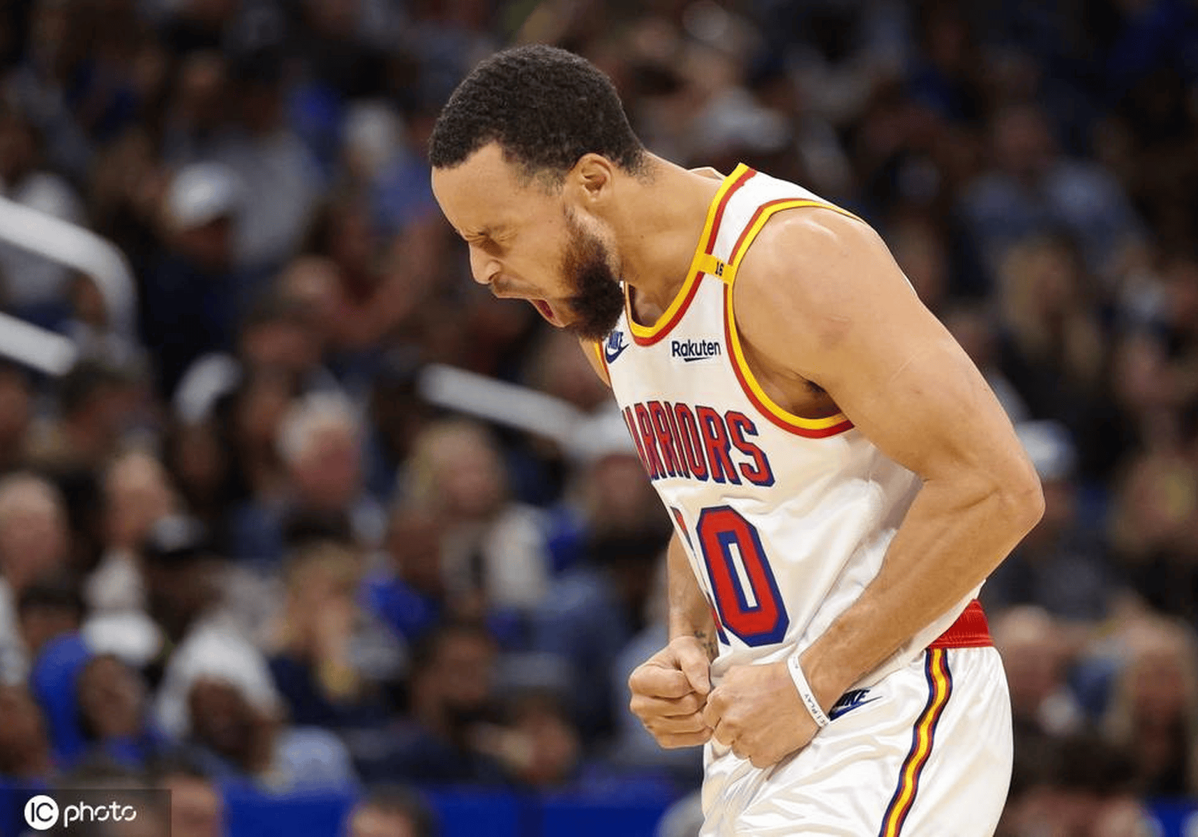 勇士取得连胜，库里在场上表现高效稳定！