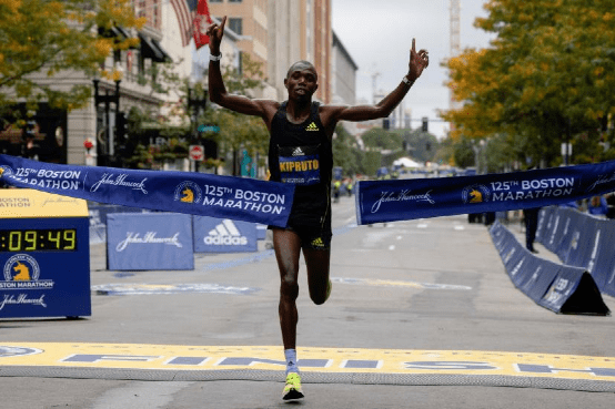 肯尼亚中长跑选手坚持不懈完美收官 肯尼亚中长跑选手坚持不懈完美收官