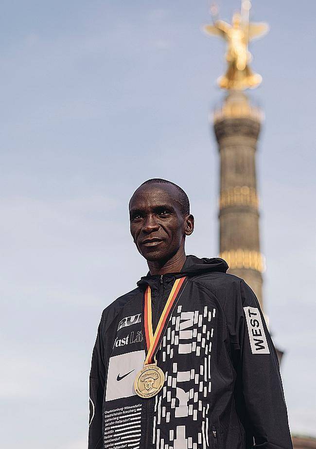 肯尼亚长跑运动员勇夺金牌,展现耀眼风采 肯尼亚长跑运动员勇夺金牌,展现耀眼风采