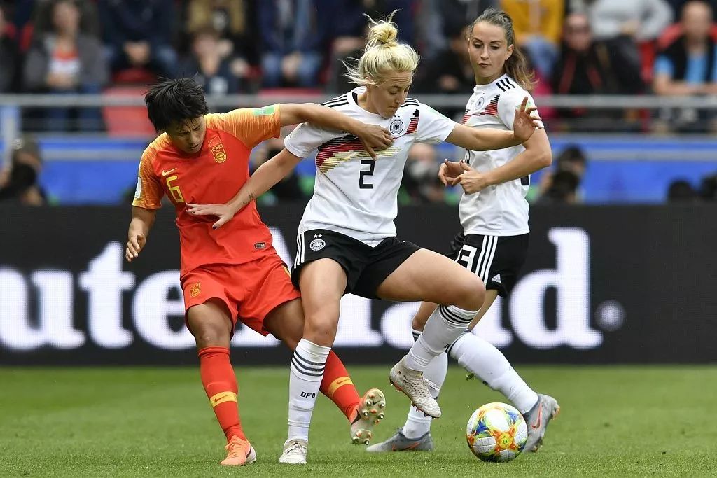 女足比赛激战正酣,精彩瞬间不容错过的简单介绍 女足比赛激战正酣,精彩瞬间不容错过的简单介绍