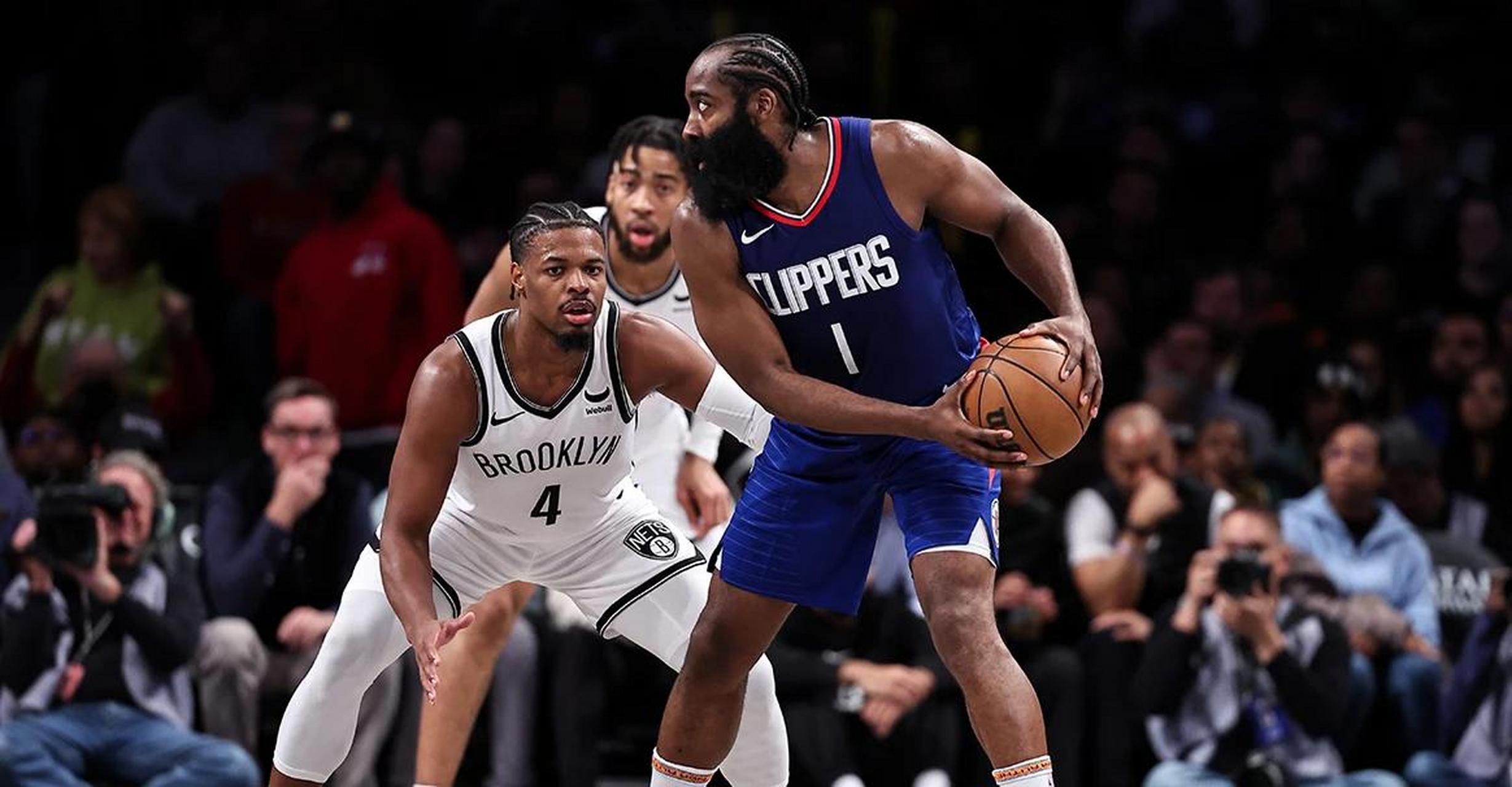 快船遭遇三连败，主场不敌马刺