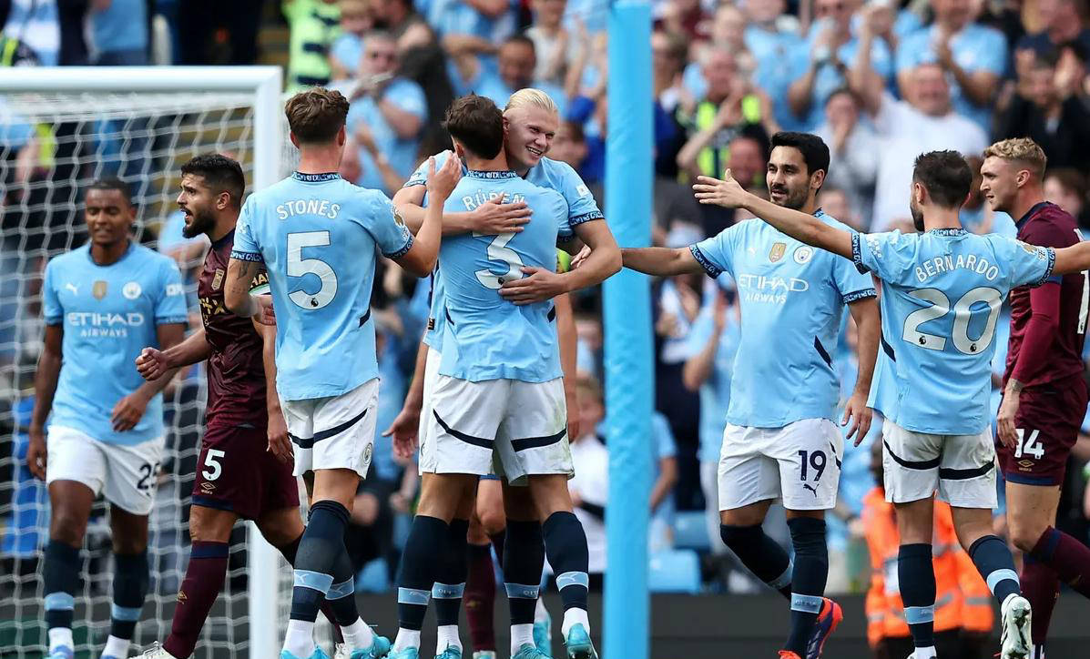 关于曼彻斯特城连胜,率先晋级欧冠次轮的信息 关于曼彻斯特城连胜,率先晋级欧冠次轮的信息