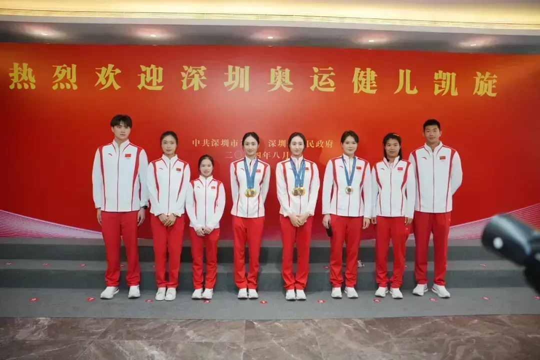 北美选手喜获银牌,携佳绩归来 北美选手喜获银牌,携佳绩归来