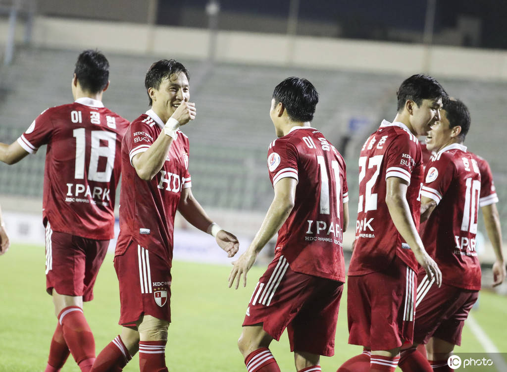 关于釜山IPark击败对手，闯入亚洲冠军联赛四强的信息