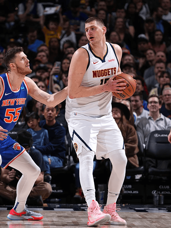 包含尼克斯主场不敌开拓者遭遇三连败的词条