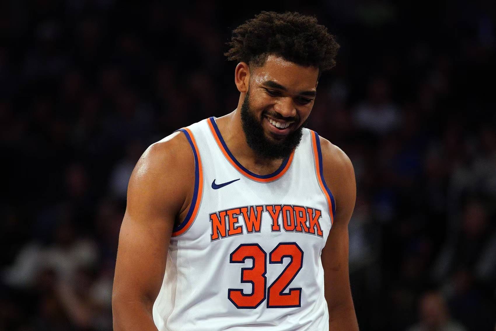 包含尼克斯主场不敌开拓者遭遇三连败的词条