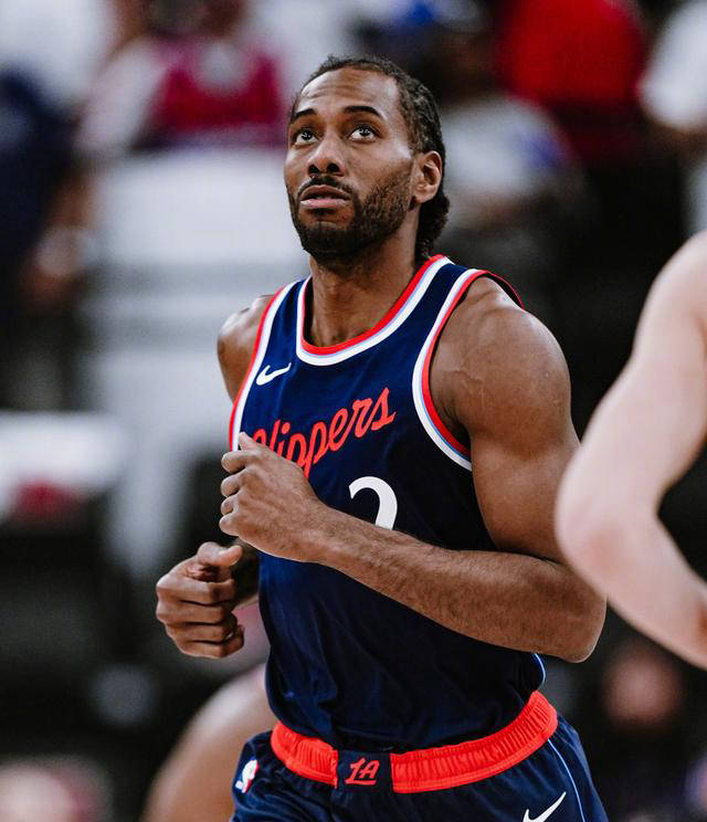 快船力克骑士,伦纳德表现出色 快船力克骑士,伦纳德表现出色