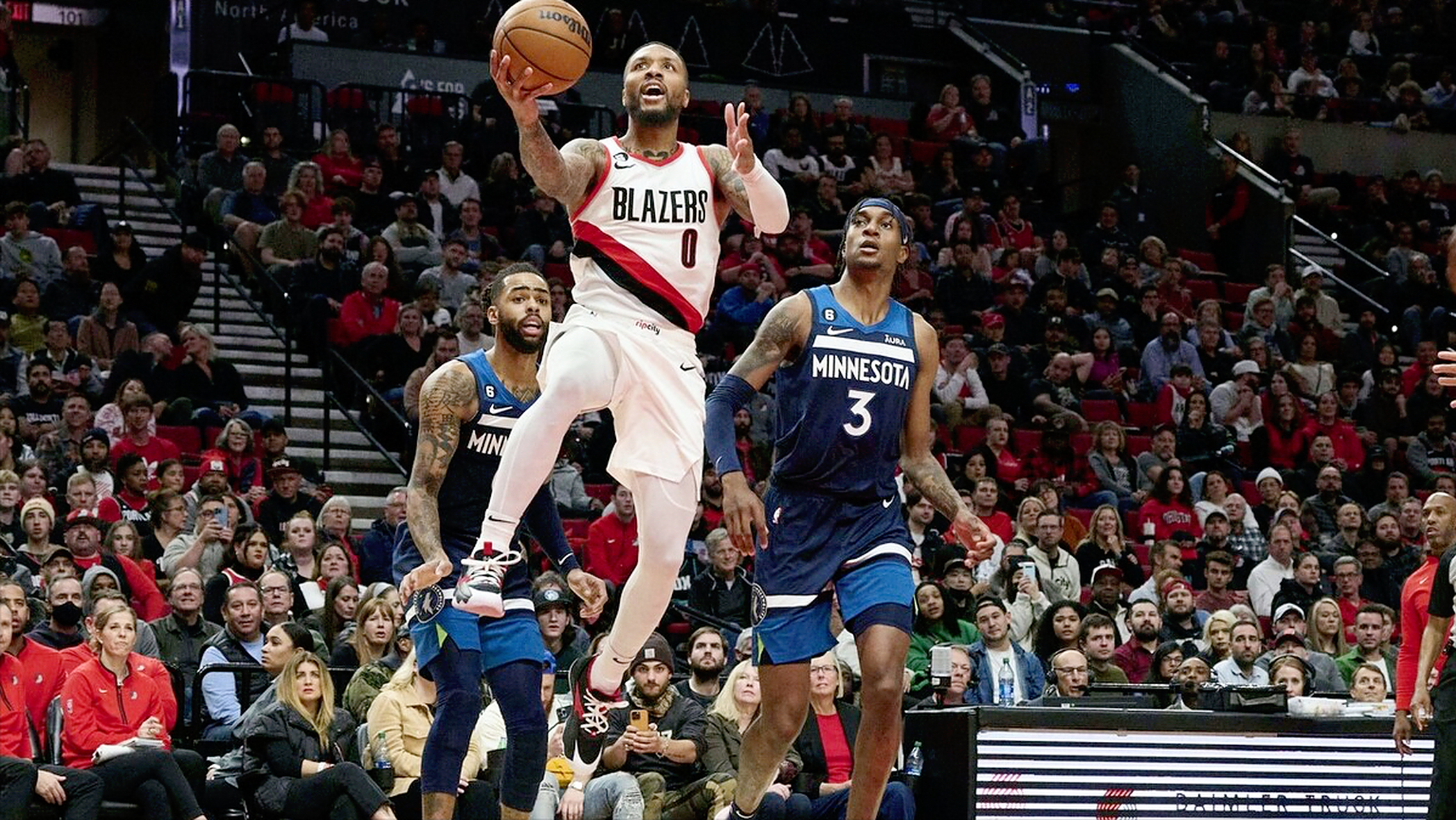 开拓者主场惨败太阳，利拉德助攻全队