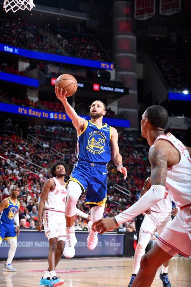 勇士大胜火箭,取得胜利连胜 勇士大胜火箭,取得胜利连胜