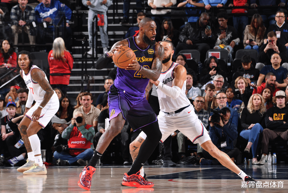 快船大胜湖人,取得重要胜利 快船大胜湖人,取得重要胜利