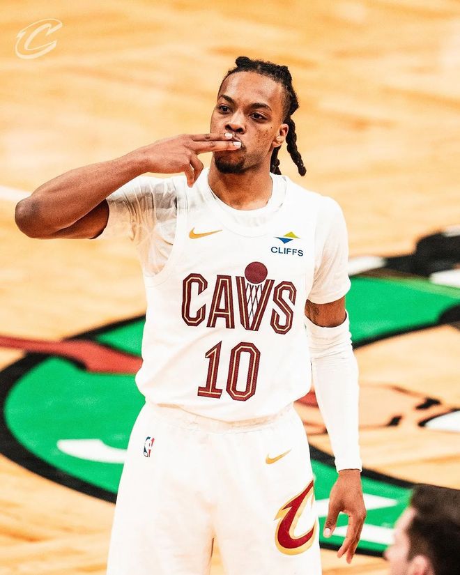 关于篮网大胜骑士取得三连胜的信息