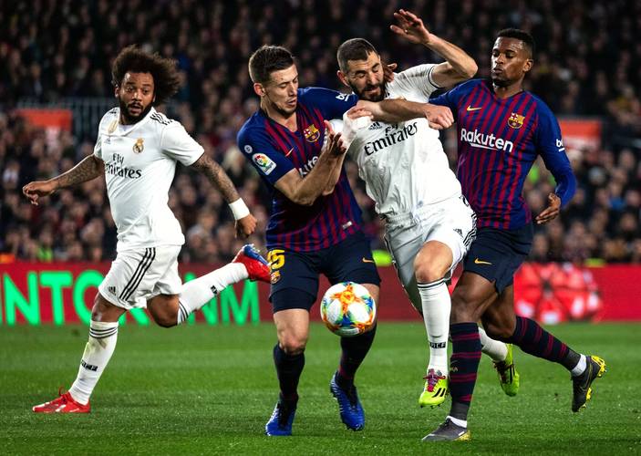 西班牙队横扫对手全胜晋级半决赛