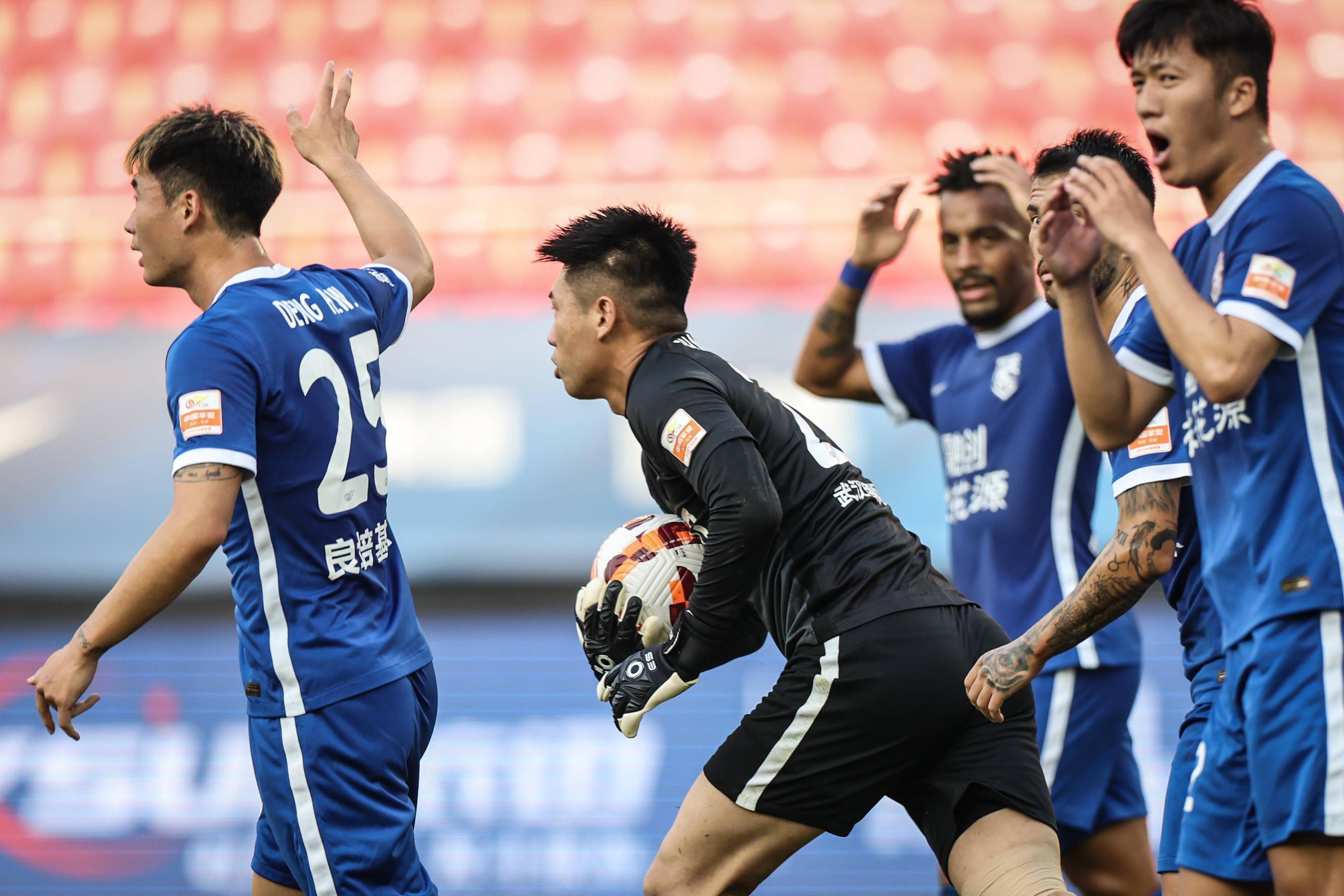 长江队在对决中展示出稳健实力,获得胜利的简单介绍 长江队在对决中展示出稳健实力,获得胜利的简单介绍